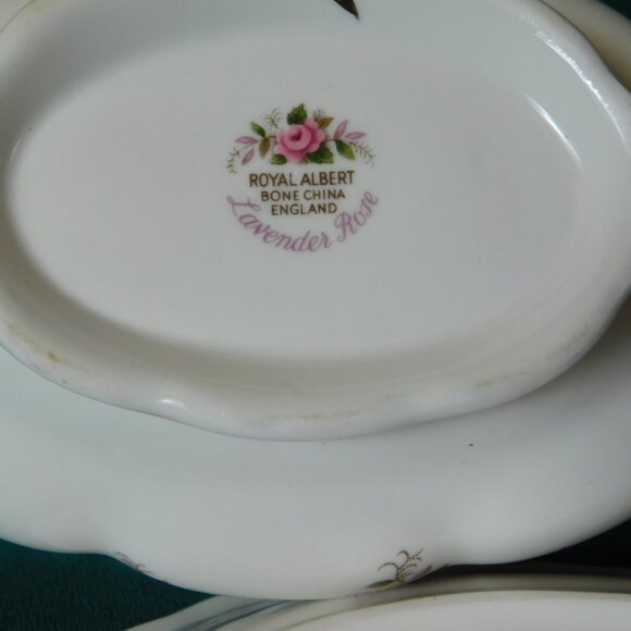 Royal Albert Lavender Rose (1970) gravy boat with underplate mint condition - Picture 4 of 5